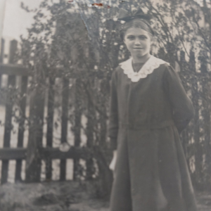 A black and white image of Ivy form the 1940s